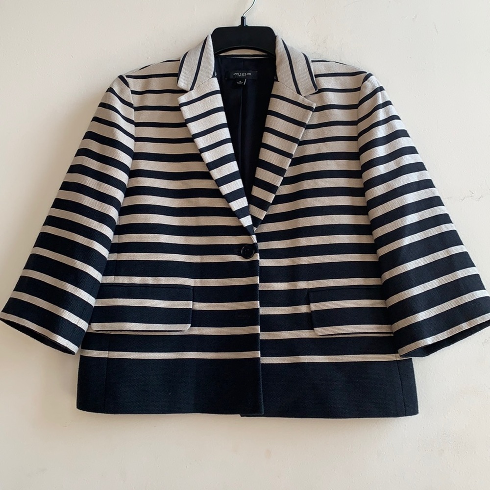 Ann Taylor Women’s Striped Tan&Navy Blazer Size 8